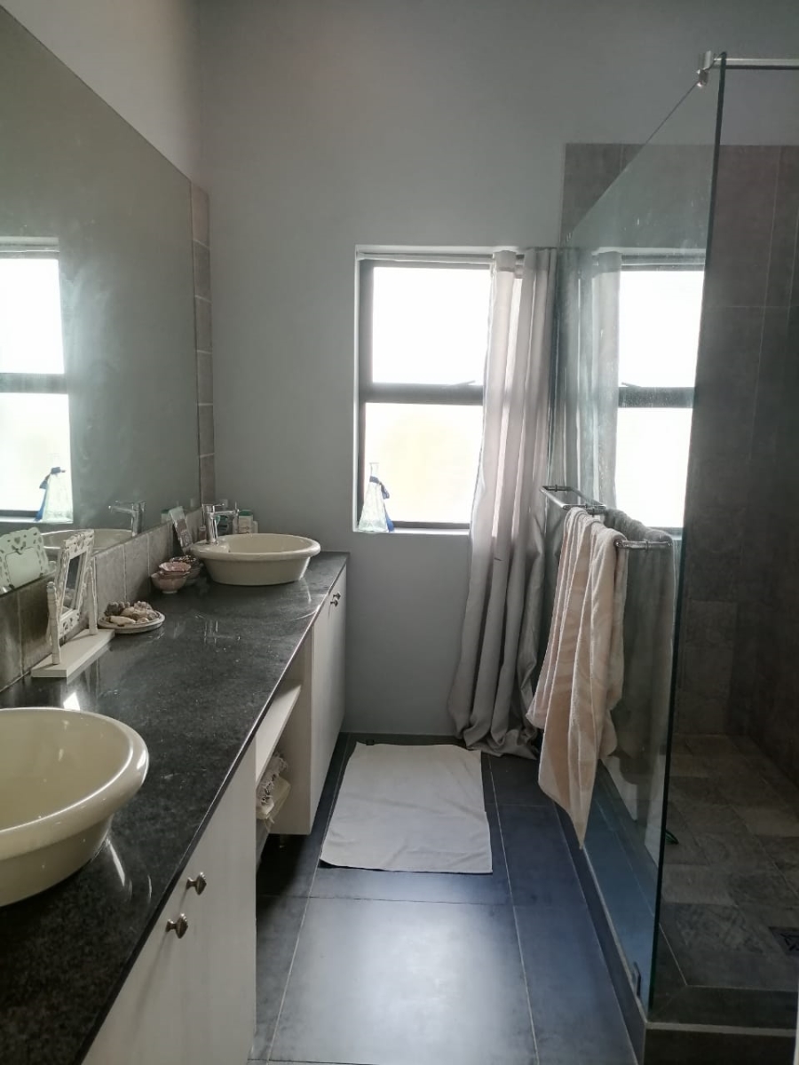 To Let 3 Bedroom Property for Rent in Croydon Olive Estate Western Cape